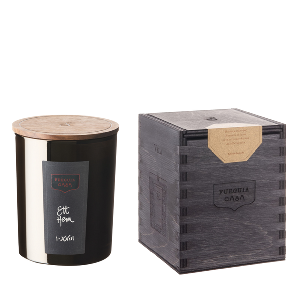 Fueguia 1833 Candle
