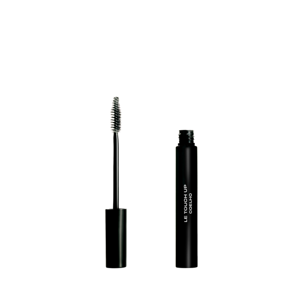 Black mascara wand and its cap on a solid white background, with white text reading 'LE TOUCH UP COELHO'.